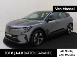 Grijs Nieuw 2025 Renault Mégane Equilibre Hatchback | € 36.384 (Eerlijke prijs)