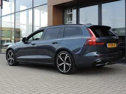Blauw Gebruikt 2022 Volvo V60 Plus Stationwagen | € 41.990 (Duur)