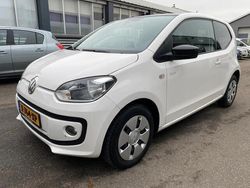 Wit Gebruikt 2015 VW up! Cup Hatchback | € 6.950 (Eerlijke prijs)
