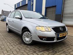 Grijs, metallic lak Gebruikt 2010 VW Passat Comfortline Stationwagen | € 2.999 (Eerlijke prijs)