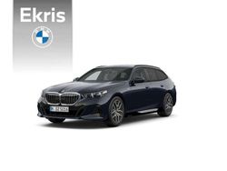 Zwart Nieuw 2025 BMW 520 M Sport Stationwagen | € 84.056 (Duur)