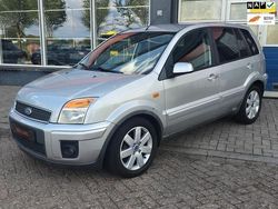 Grijs Gebruikt 2006 Ford Fusion Futura MPV | € 3.950 (Eerlijke prijs)