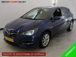 Blauw Gebruikt 2020 Opel Astra Edition Hatchback | € 13.950 (Eerlijke prijs)