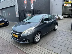 Grijs, metallic lak Gebruikt 2016 Peugeot 208 Hatchback | € 4.999 (Goede deal)