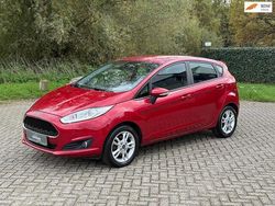 Rood Gebruikt 2016 Ford Fiesta Titanium Hatchback | € 6.499 (Goede deal)