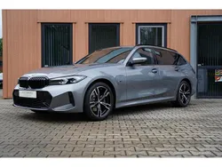Grijs, metallic lak Gebruikt 2022 BMW 330 M Sport Stationwagen | € 42.950 (Eerlijke prijs)