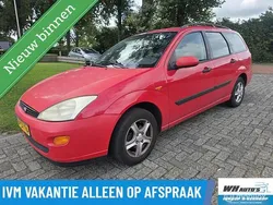 Rood Gebruikt 1999 Ford Focus Ambiente Stationwagen | € 899 (Eerlijke prijs)