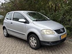Grijs Gebruikt 2006 VW Fox Trendline Hatchback | € 950 (Eerlijke prijs)