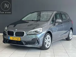Grijs, metallic lak Gebruikt 2021 BMW 225 Active Tourer iPerformance MPV | € 18.745 (Eerlijke prijs)