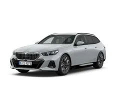 Grijs, metallic lak Nieuw 2025 BMW 530 M Sport Stationwagen | € 80.225