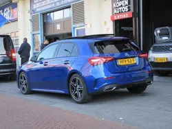 Blauw Gebruikt 2024 Mercedes A200 AMG line Hatchback | € 34.950 (Eerlijke prijs)