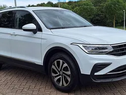 Wit Gebruikt 2022 VW Tiguan Active SUV | € 27.400 (Goede deal)