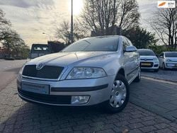 Zilver Gebruikt 2008 Skoda Octavia Ambiente Hatchback | € 2.795 (Eerlijke prijs)