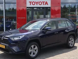 Blauw Gebruikt 2023 Toyota RAV4 Hybrid SUV | € 38.900 (Goede deal)