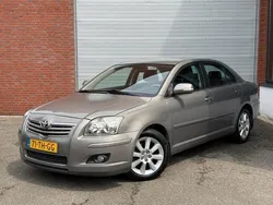 Beige Gebruikt 2006 Toyota Avensis Luna Sedan | € 3.899 (Eerlijke prijs)
