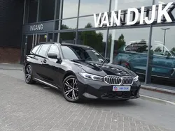 Zwart Gebruikt 2024 BMW 330 M Sport Stationwagen | € 48.850 (Eerlijke prijs)