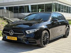 Zwart Gebruikt 2020 Mercedes A250 Premium Plus Hatchback | € 29.950 (Eerlijke prijs)