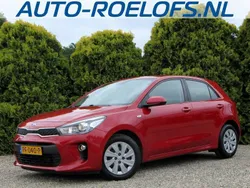 Rood Gebruikt 2017 Kia Rio Hatchback | € 9.390 (Eerlijke prijs)