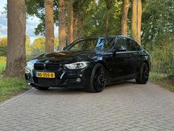 Zwart Gebruikt 2016 BMW 330e Sedan | € 14.500