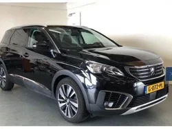 Zwart, metallic lak Gebruikt 2020 Peugeot 5008 Allure MPV | € 17.425 (Eerlijke prijs)