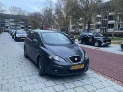 Grijs Gebruikt 2010 Seat Altea XL Style MPV | € 1.000 (Goede deal)
