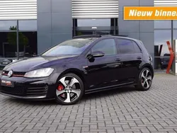 Zwart, metallic lak Gebruikt 2015 VW Golf VII GTI Hatchback | € 13.950 (Super prijs)