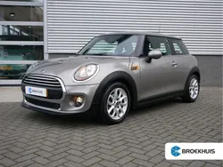 Grijs, metallic lak Gebruikt 2018 Mini ONE Business Hatchback | € 11.400 (Goede deal)