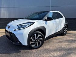 Wit Nieuw 2025 Toyota Aygo Pulse Hatchback | € 23.244 (Eerlijke prijs)