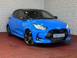Blauw, metallic lak Nieuw 2025 Toyota Yaris Edition Hatchback | € 30.888 (Super prijs)
