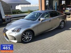 Grijs Gebruikt 2018 Lexus IS300h Sedan | € 34.800