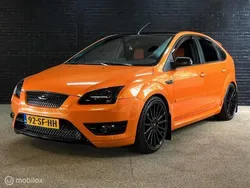 Oranje Gebruikt 2005 Ford Focus ST Hatchback | € 8.400 (Iets duurder)