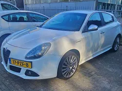 Wit Gebruikt 2011 Alfa Romeo Giulietta Distinctive Hatchback | € 4.750 (Eerlijke prijs)