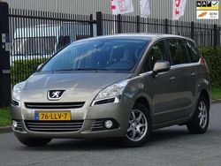 Grijs Gebruikt 2010 Peugeot 5008 MPV | € 5.499 (Eerlijke prijs)