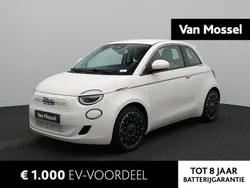 Wit Gebruikt 2023 Fiat 500e La Prima Hatchback | € 24.900 (Eerlijke prijs)