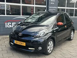 Zwart Gebruikt 2012 Toyota Aygo Hatchback | € 6.890 (Eerlijke prijs)