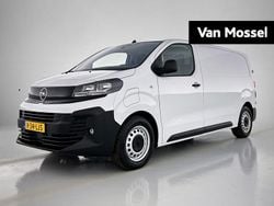 Wit Nieuw 2025 Opel Vivaro-e Combi Van | € 33.940 (Goede deal)