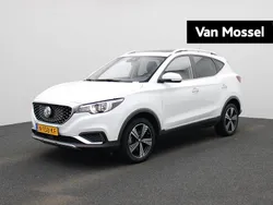 Wit Gebruikt 2021 MG ZS Luxury Sedan | € 15.995 (Eerlijke prijs)