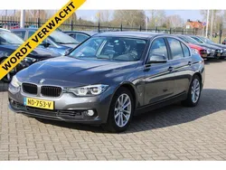 Grijs Gebruikt 2016 BMW 330 Executive Sedan | € 18.500 (Goede deal)