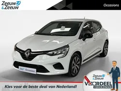 Ijswit 369 Gebruikt 2022 Renault Clio V Equilibre Hatchback | € 15.935 (Eerlijke prijs)