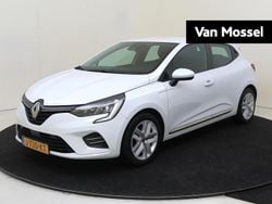 Wit Gebruikt 2020 Renault Clio V Zen Hatchback | € 12.735 (Eerlijke prijs)