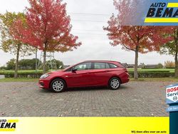 Rood Gebruikt 2022 Opel Astra Edition Stationwagen | € 13.250 (Super prijs)