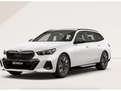 Wit Gebruikt 2025 BMW 520 M Sport Stationwagen | € 59.950 (Eerlijke prijs)
