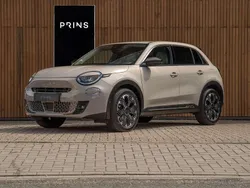 , metallic lak Gebruikt 2024 Fiat 600 La Prima SUV | € 27.900 (Goede deal)