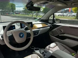 Wit Gebruikt 2019 BMW i3 Hatchback | € 13.750 (Eerlijke prijs)