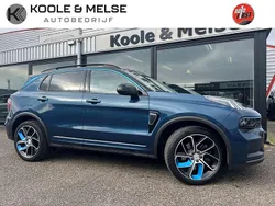 Blauw, metallic lak Gebruikt 2022 Lynk & Co 01 SUV | € 23.500 (Eerlijke prijs)