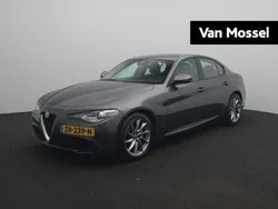 Grijs Gebruikt 2019 Alfa Romeo Giulia Super Sedan | € 21.940 (Super prijs)