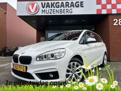 Wit, metallic lak Gebruikt 2017 BMW 225 Active Tourer Executive MPV | € 16.445 (Goede deal)