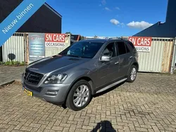 Grijs Gebruikt 2011 Mercedes 300 Edition SUV | € 11.500