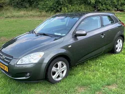 Grijs Gebruikt 2011 Kia Ceed MPV | € 3.500 (Super prijs)