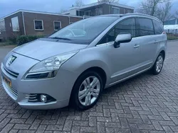 Grijs Gebruikt 2010 Peugeot 5008 MPV | € 4.550 (Eerlijke prijs)